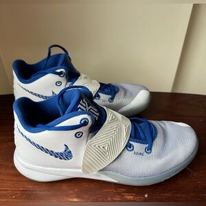 Nike Kyrie Flytrap 3 Men's Size 11 White Varsity Royal BQ3060-100 EUC
